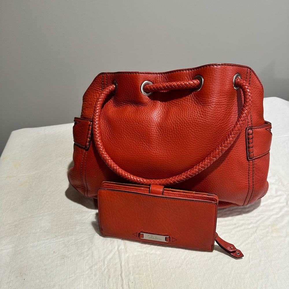 Matching leather Cole Hahn handbag and wallet